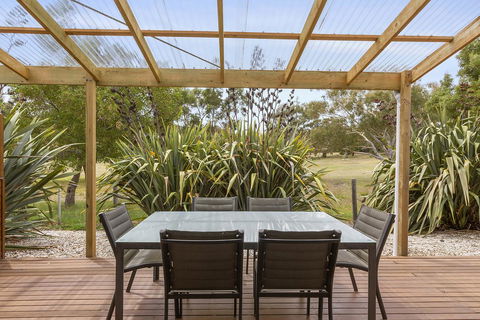 170 Hazards View Drive - Unit 2 - Accommodation Rockhampton 11