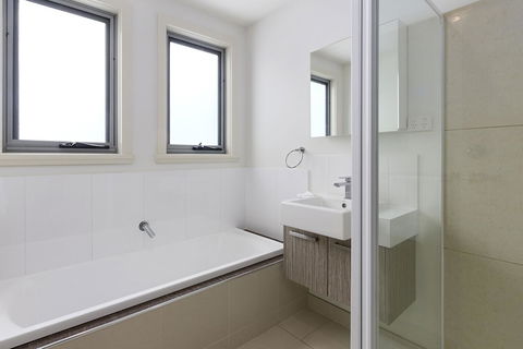 170 Hazards View Drive - Unit 2 - Accommodation Rockhampton 10