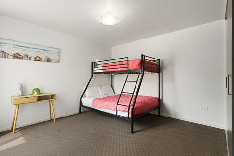 170 Hazards View Drive - Unit 2 - Accommodation Rockhampton 8