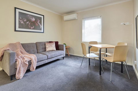 Elphin Serviced Apartments - Accommodation Rockhampton 7
