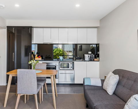 110 Hampden Apartments - Accommodation Rockhampton 14