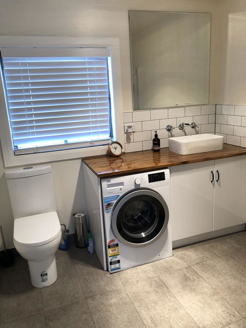 Apartment 5ive - Accommodation Rockhampton 3