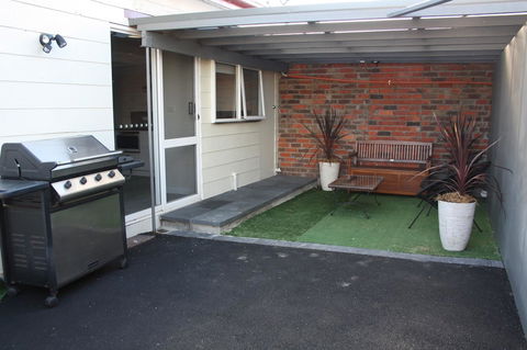 Apartment 5ive - Accommodation Rockhampton 10
