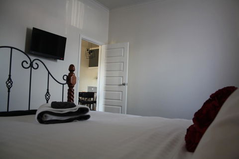 Apartment 5ive - Accommodation Rockhampton 11