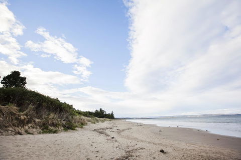 Seven Mile Beach Cabin And Caravan Park - Accommodation Rockhampton 1