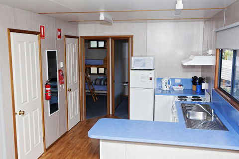 Seven Mile Beach Cabin And Caravan Park - Accommodation Rockhampton 11