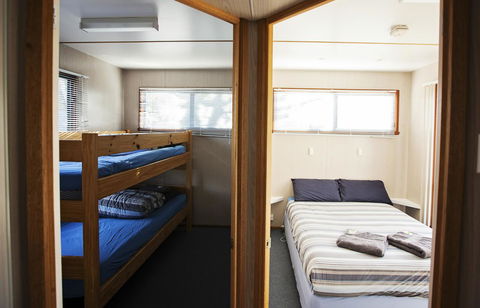 Seven Mile Beach Cabin And Caravan Park - Accommodation Rockhampton 14