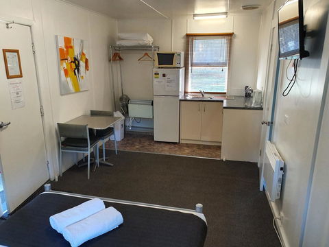 Seven Mile Beach Cabin And Caravan Park - Accommodation Rockhampton 21