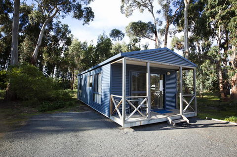 Seven Mile Beach Cabin And Caravan Park - Accommodation Rockhampton 2