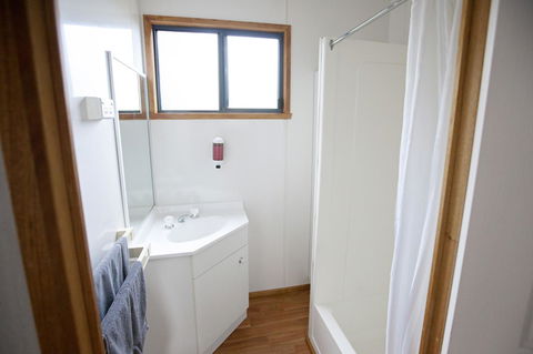 Seven Mile Beach Cabin And Caravan Park - Accommodation Rockhampton 10