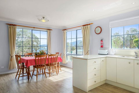 Omaroo Cottage Bruny Island - Accommodation Rockhampton 6