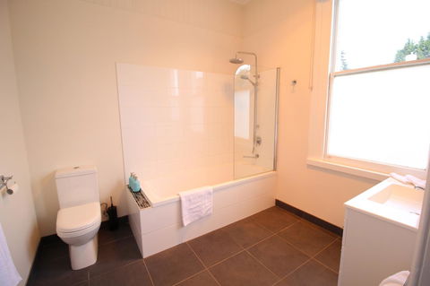 Trinity Hill Apartments - Accommodation Rockhampton 19