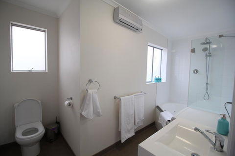 Trinity Hill Apartments - Accommodation Rockhampton 1