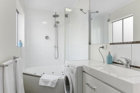 Trinity Hill Apartments - Accommodation Rockhampton 2