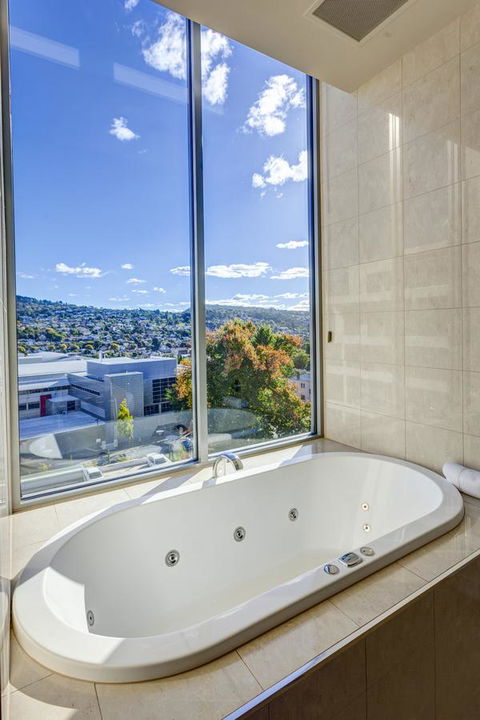Mantra Charles Hotel - Accommodation Rockhampton 2