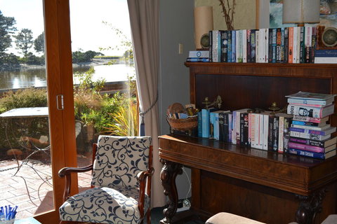 The Waterfront Wynyard - Accommodation Rockhampton 9