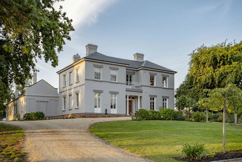 Prospect Country House & Restaurant - Accommodation Rockhampton 0