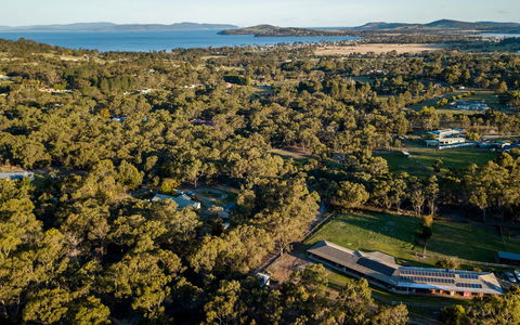 Acton Park Holiday Units - Accommodation Rockhampton 0
