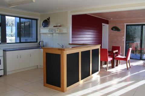 Mermaids Of Bicheno - Accommodation Rockhampton 5