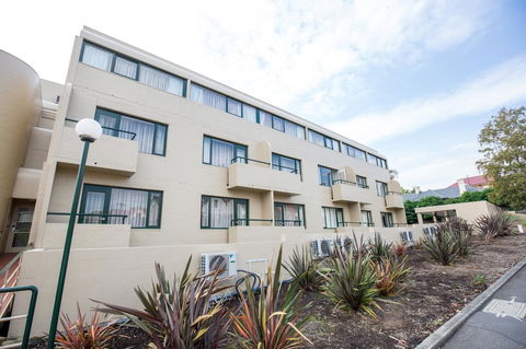 St Ives Apartments - Accommodation Rockhampton 2