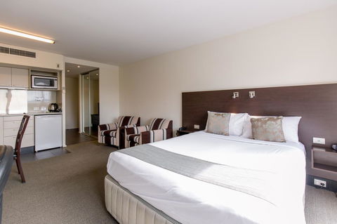 St Ives Apartments - Accommodation Rockhampton 0