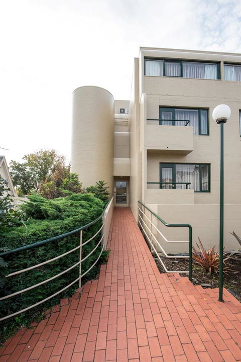 St Ives Apartments - Accommodation Rockhampton 1