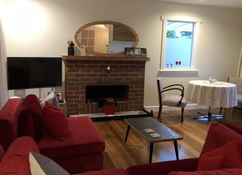 Richmond Bridge Accommodation â€œTwo The Bridgeâ€ - Accommodation Rockhampton 5