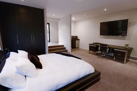 Amare Beachside Luxury - Accommodation Rockhampton 11