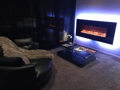 Amare Beachside Luxury - Accommodation Rockhampton 8