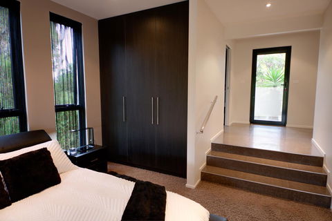 Amare Beachside Luxury - Accommodation Rockhampton 12