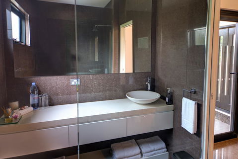 Amare Beachside Luxury - Accommodation Rockhampton 15