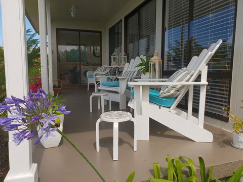 Garden By The Beach - Gateway To The East Coast, Close To Airport - Accommodation Rockhampton 4