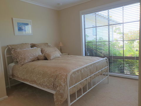 Garden By The Beach - Gateway To The East Coast, Close To Airport - Accommodation Rockhampton 3