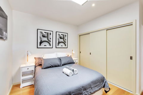 Bellerive Marina View Apartments NO 27 - Accommodation Rockhampton 8
