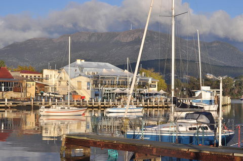 Bellerive Marina View Apartments NO 27 - Accommodation Rockhampton 23