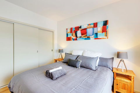 Bellerive Marina View Apartments NO 27 - Accommodation Rockhampton 5