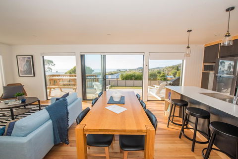Beach House XIV - Accommodation Rockhampton 6