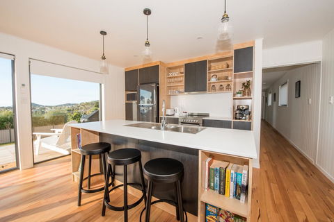 Beach House XIV - Accommodation Rockhampton 3