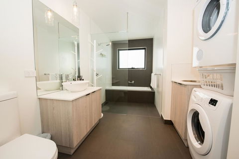 Beach House XIV - Accommodation Rockhampton 12