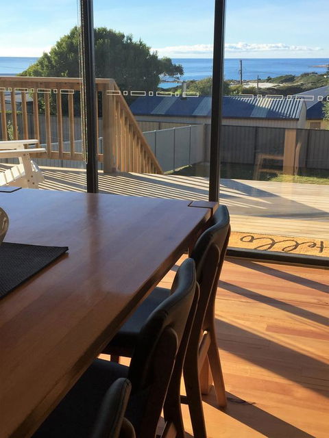 Beach House XIV - Accommodation Rockhampton 2