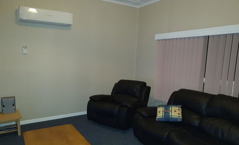 Roland B&B - Accommodation Rockhampton 1