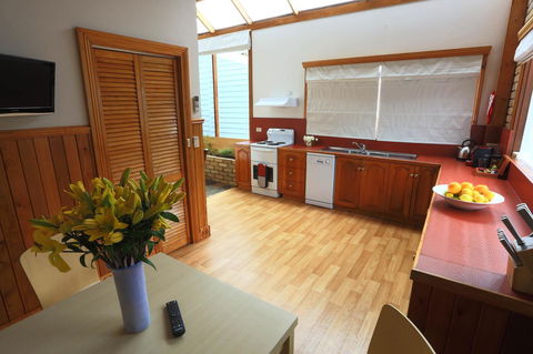 @ The Beach & Not Quite @ The Beach Holiday Cottages - Stanley - Accommodation Rockhampton 16