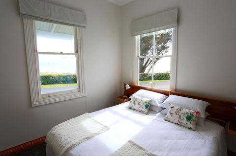 @ The Beach & Not Quite @ The Beach Holiday Cottages - Stanley - Accommodation Rockhampton 10