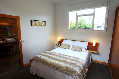 @ The Beach & Not Quite @ The Beach Holiday Cottages - Stanley - Accommodation Rockhampton 12