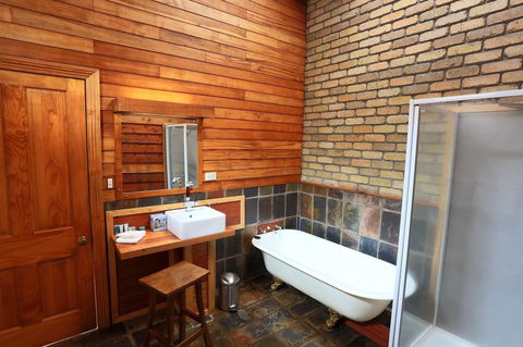 @ The Beach & Not Quite @ The Beach Holiday Cottages - Stanley - Accommodation Rockhampton 15