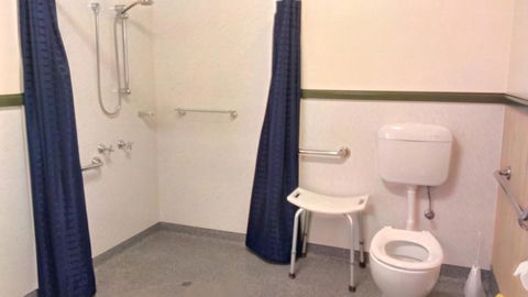 The Crays Accommodation - Accommodation Rockhampton 8
