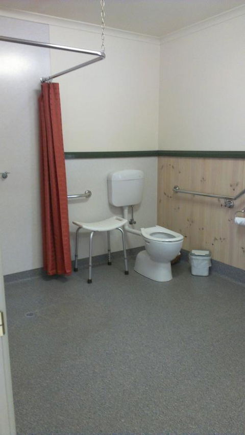 The Crays Accommodation - Accommodation Rockhampton 10