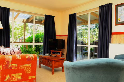 The Crays Accommodation - Accommodation Rockhampton 9