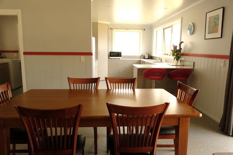 The Crays Accommodation - Accommodation Rockhampton 12