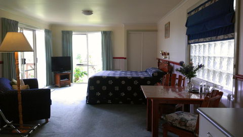The Crays Accommodation - Accommodation Rockhampton 31